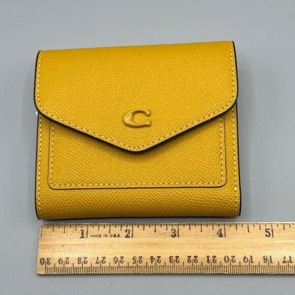 Coach CH808 Yellow Gold Wyn Small Crossgrain Leather Envelope Wallet NWT - Picture 14 of 16